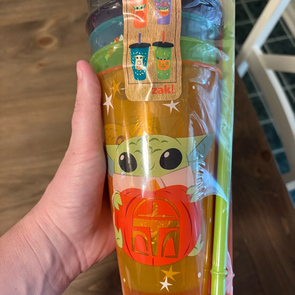 Zak! Star Wars 4-Pack Tumblers with Straws - Picture 6 of 8